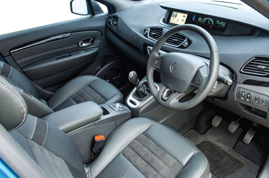 Интерьер Renault Grand Scenic 2013 года  (UK) (фото 12 из 17)